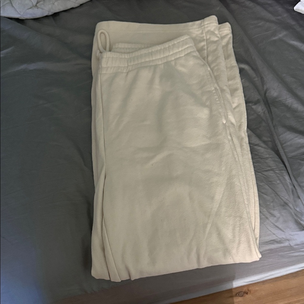 Cream American Eagle Sweatpants